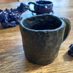 【体験】陶芸教室で創った作品が焼きあがった！～マグカップとドラえもん