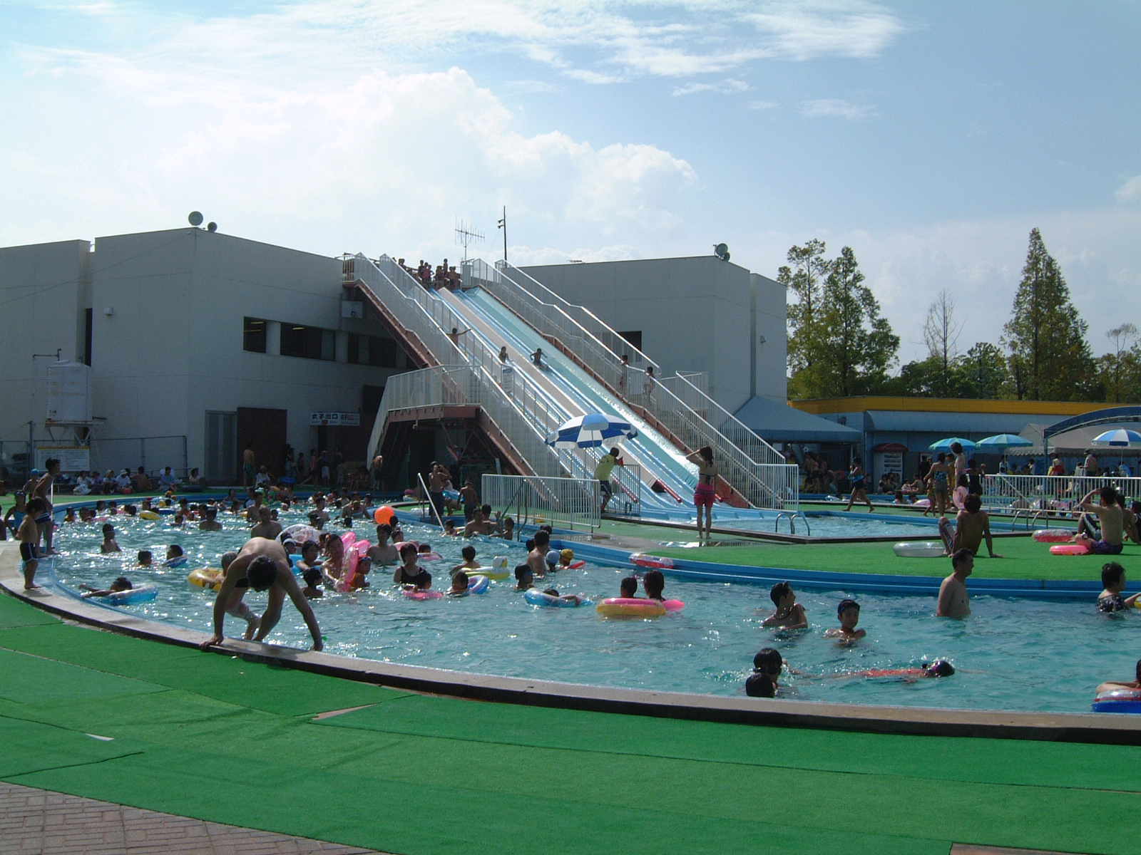 福山市メモリアルパークのプール2015年開催情報