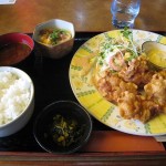 福山市水呑町でランチ・昼食「軽食喫茶シャルコのから揚げ定食」