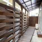 【リフォームレポ】木製フェンスやり替え工事～編み込みフェンス